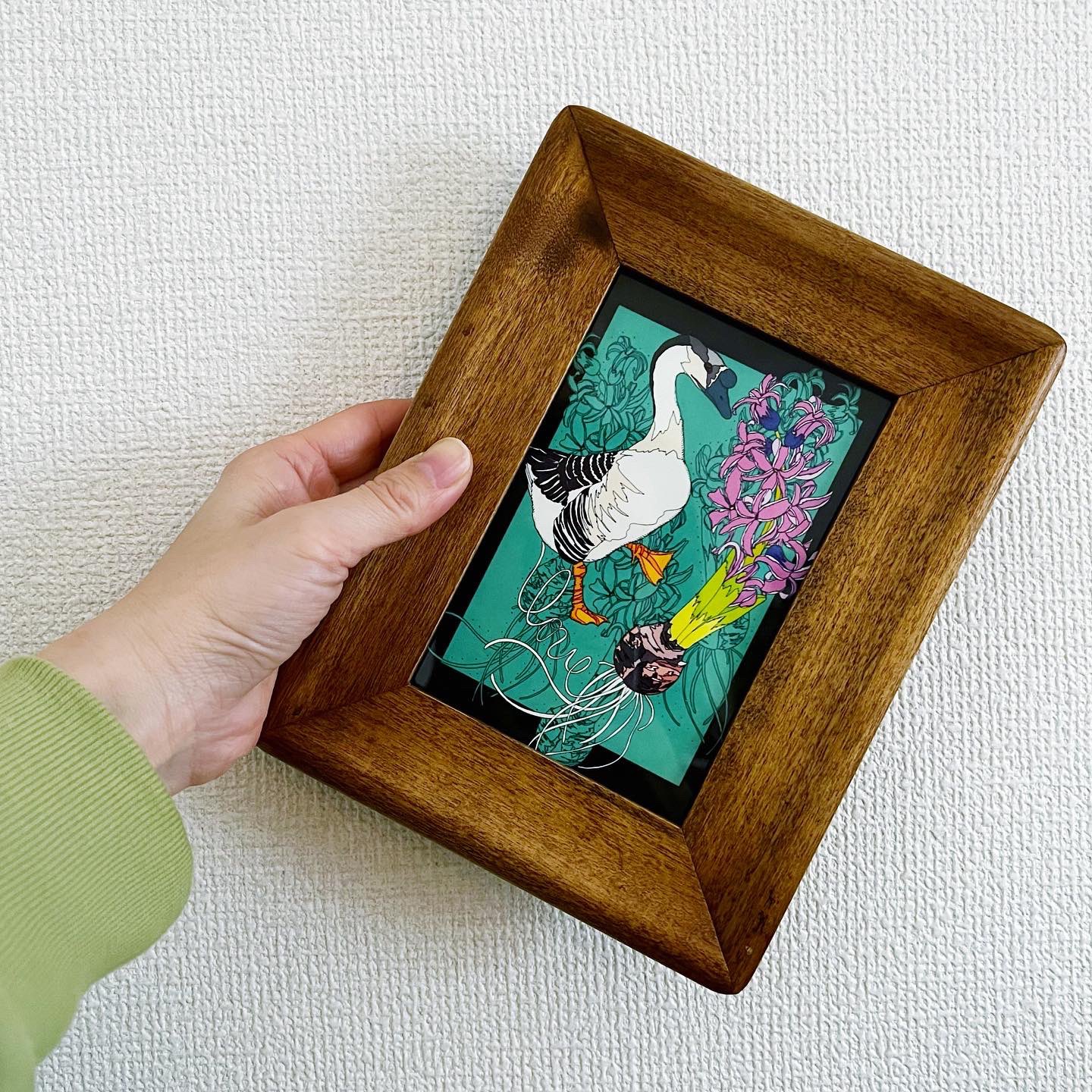 Cruxpark ヒヤシンスと可愛いダックのモチーフ作品を額縁に レトロな雰囲気が好き Life Style Of Cruxpark Cruxpark クラックスパーク 植物のある暮らし アストランティアマヨール 花 植物 花のある暮らし ライフスタイル イラスト Serihano