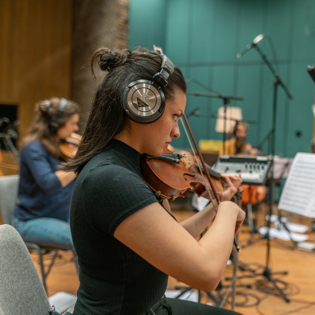 nmuvnl's tweet photo. Heb jij de eerste Dutch String Sessions EP met 'Omarm', 'Hij Is Van Mij', 'Waves' en 'Kleur' nog niet gehoord? Check de bijzondere nieuwe uitvoeringen via https://t.co/z0G6n0hDau. 🎼🎻🎹
Morgen EP 2! 🔥 @Wisseloord @BumaStemra #investeringsfondsmuziek https://t.co/DburusqSbo