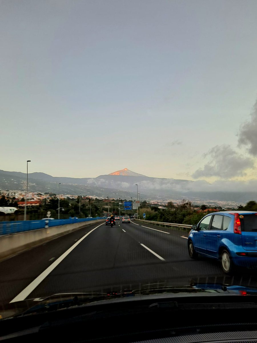 Rumbo a las Jornadas "Prototipando el Turismo del Futuro" que comenzarán a las 9:00. 

🔴 Podrás verlo en streaming haciendo click en este enlace bit.ly/PrototipandoEl…

#PrototipandoElTurismo  #LaOrotava #Turisfera #SendaEcoway #Wellhomes #Smartlinking #Turismo #FelizJueves