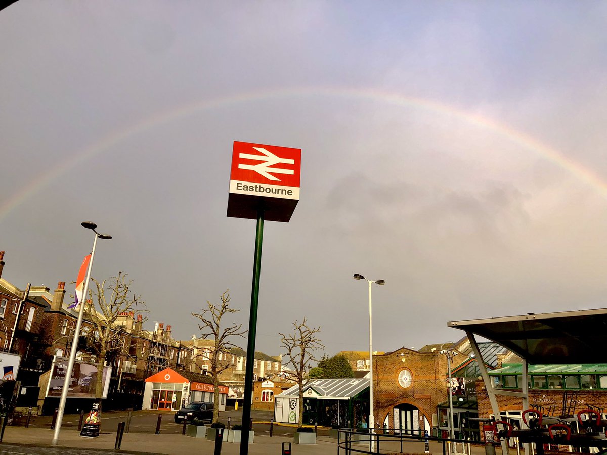 Beautiful rainbow to start the working day <a href="/SouthernRailUK/">Southern</a>