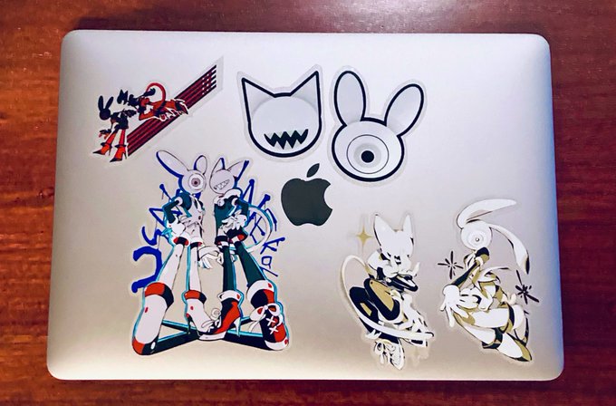 コミティア139に持って行くステッカーと新刊が届きました!
うさ君ねこ君ステッカーめちゃくちゃ良い感じです。
新刊は「名付け合う旅路」で描いた絵のまとめ本です。 
