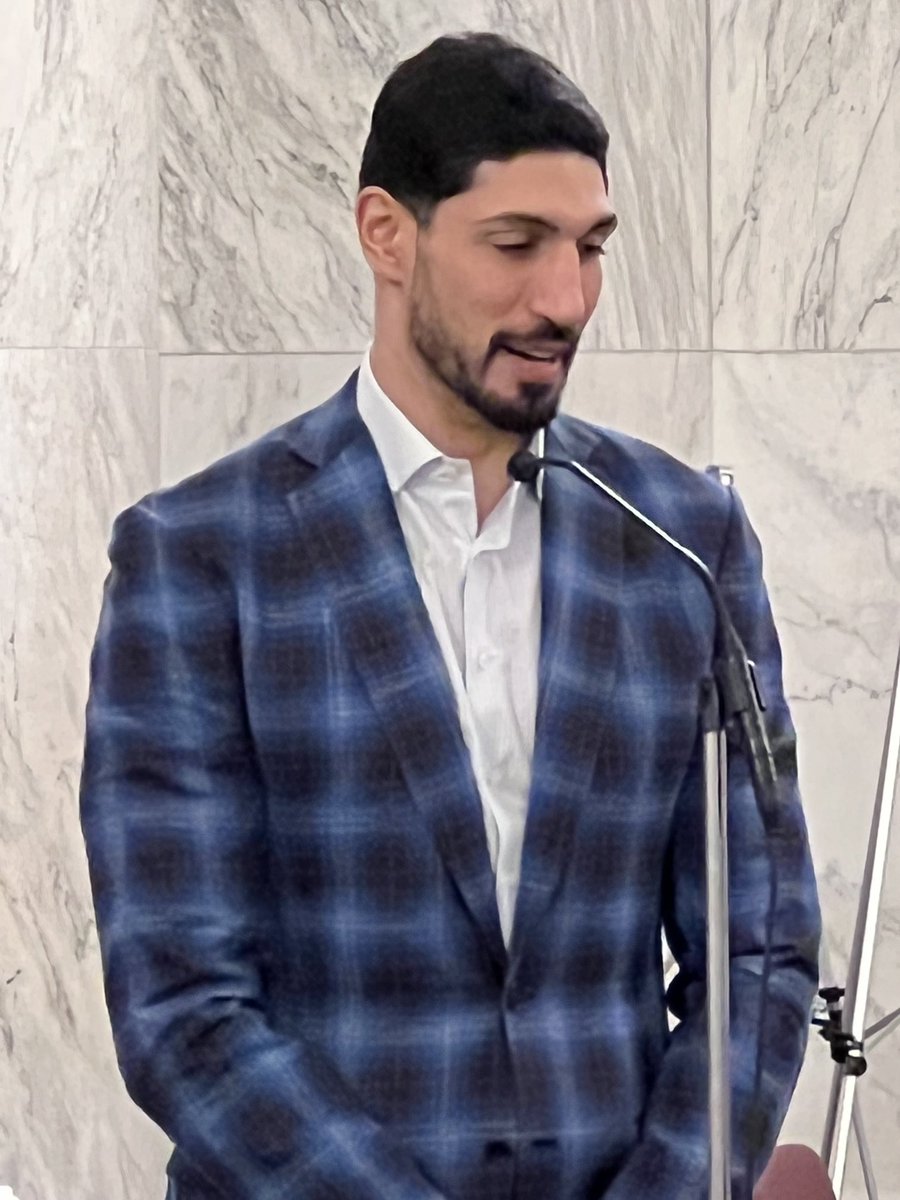 EminAhmed_72's tweet photo. Mazlumların sesi olma adına her türlü fedakarlığı yapan insan
Enes Kanter Freedom...Allah senden razı olsun...
#IStandWithEnes
https://t.co/XR15QGaCbt