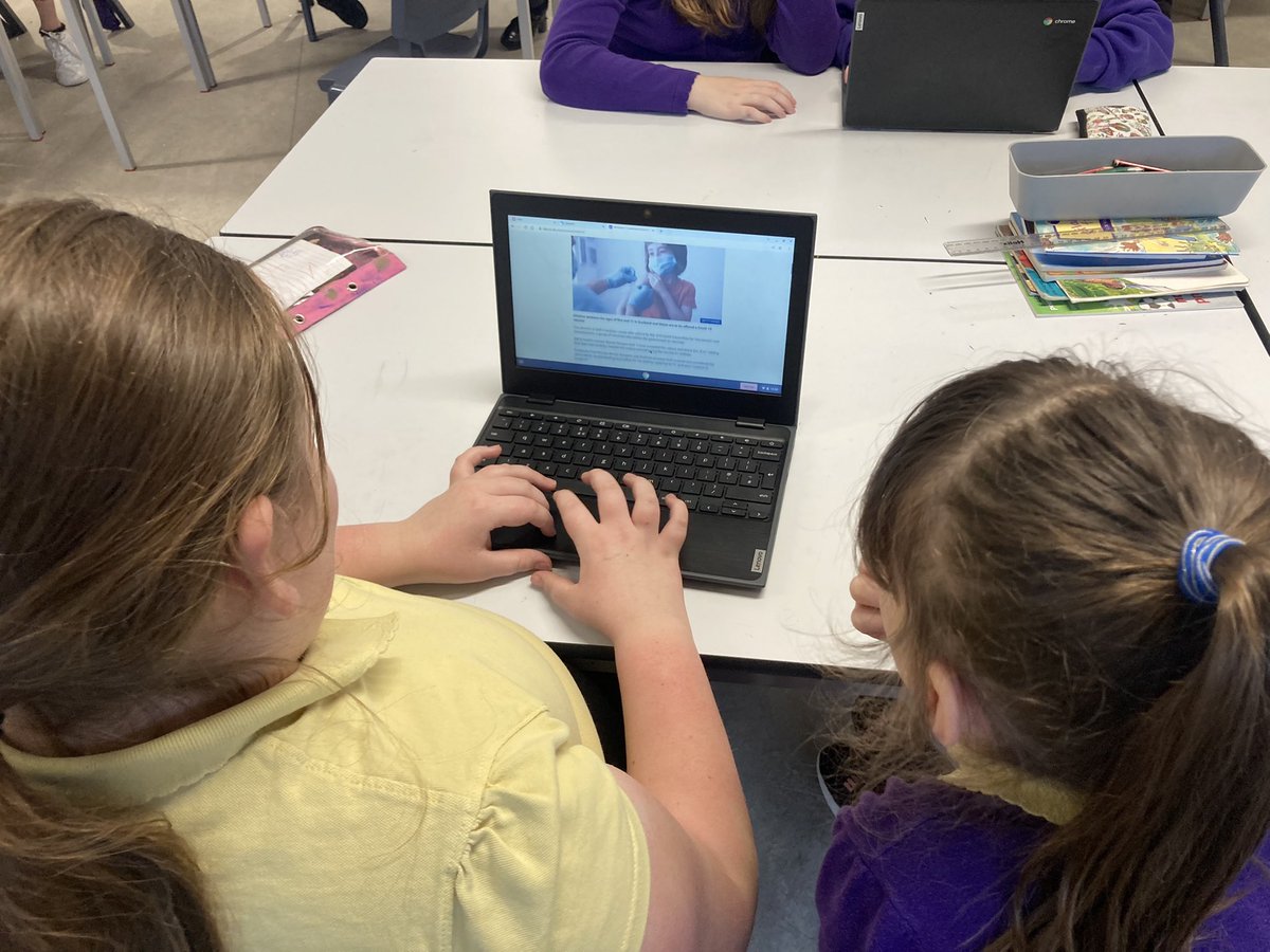 YsgolTrimsaran's tweet photo. Dyma flwyddyn 5 yn derbyn gwybodaeth wrth ymchwilio ar wefan Newsround.
Year 5 have been receiving information by researching on the Newsround website. #erthygl13 #article13 https://t.co/vLDHfPv2qL