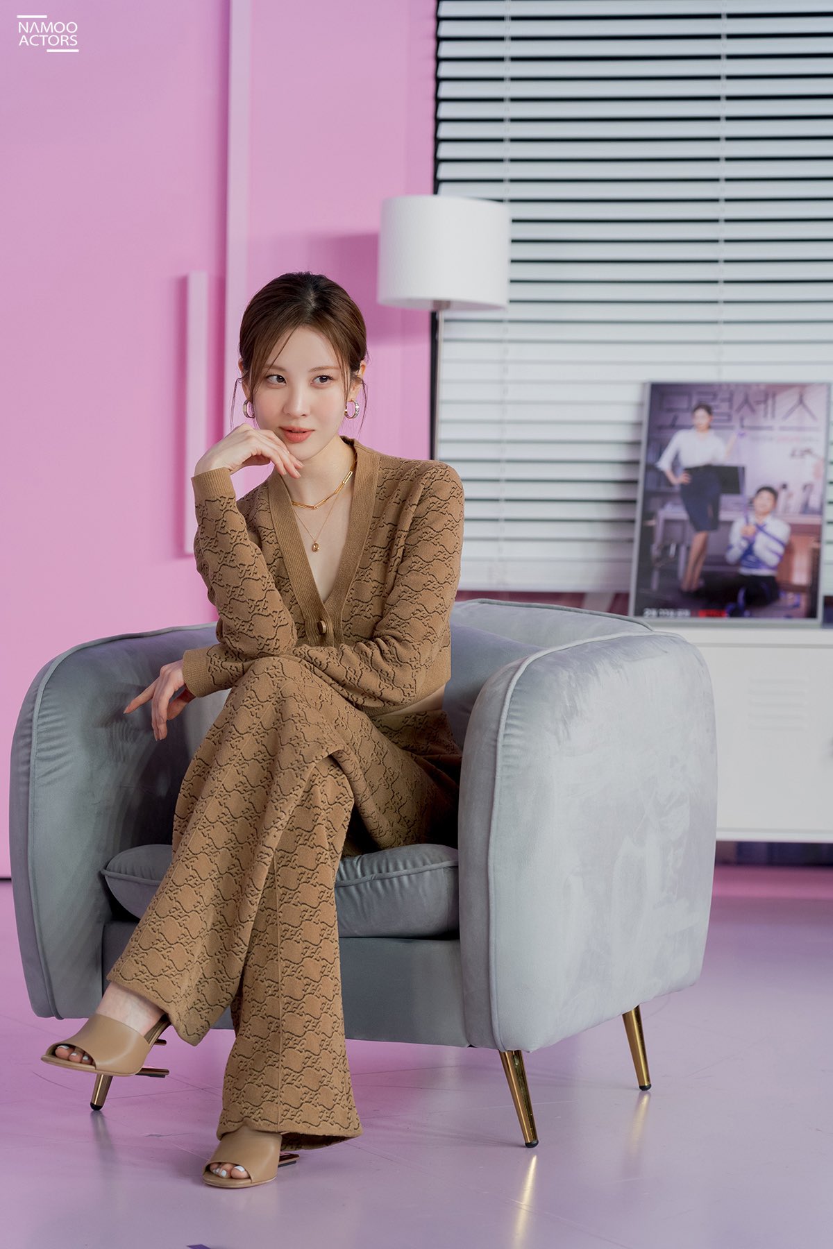 FLyXrxKaUAU4ebL?format=jpg&name=orig