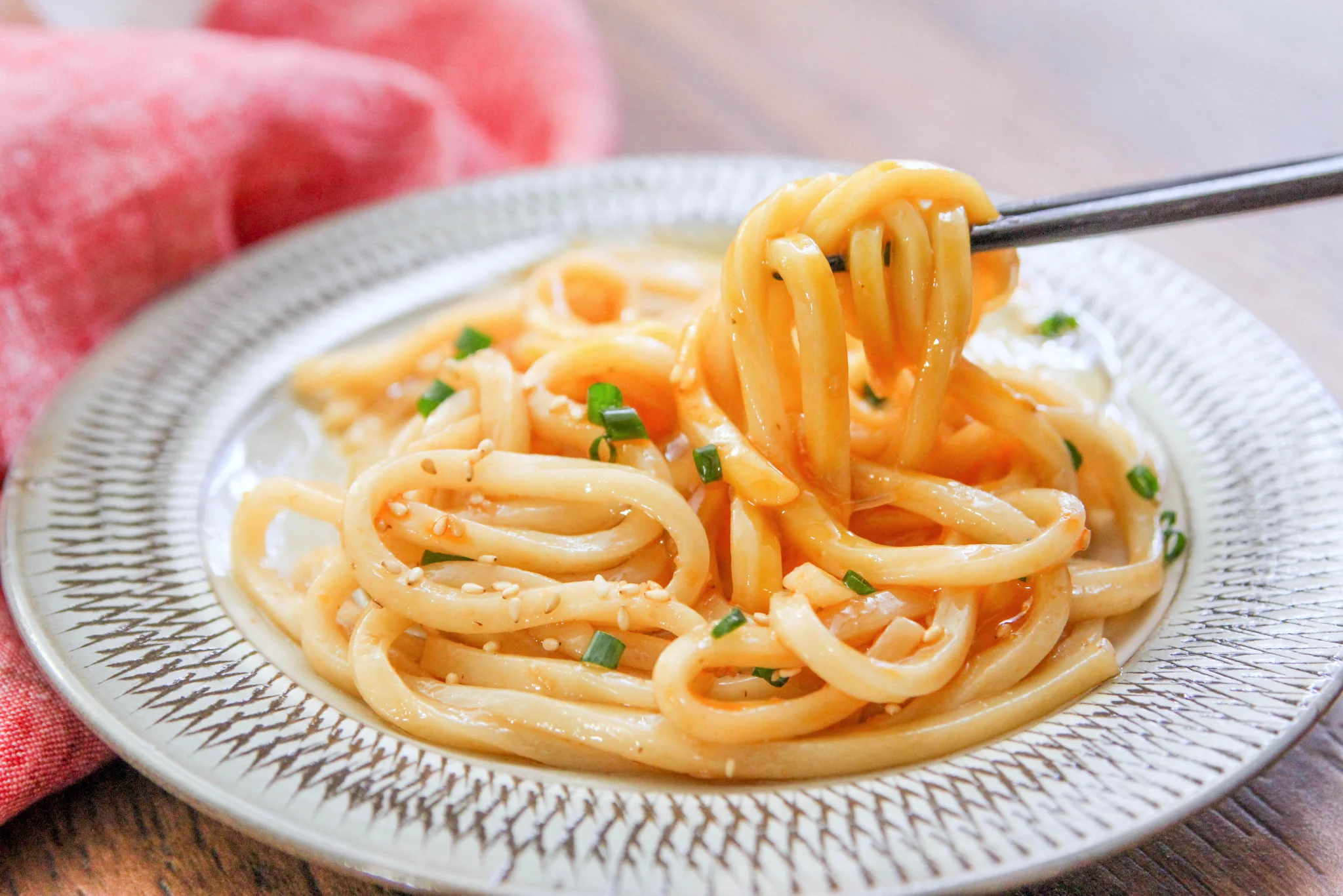 電子レンジで作ったとは思えない美味しさに仕上がる？！簡単で美味しそうな「うどん」レシピ！