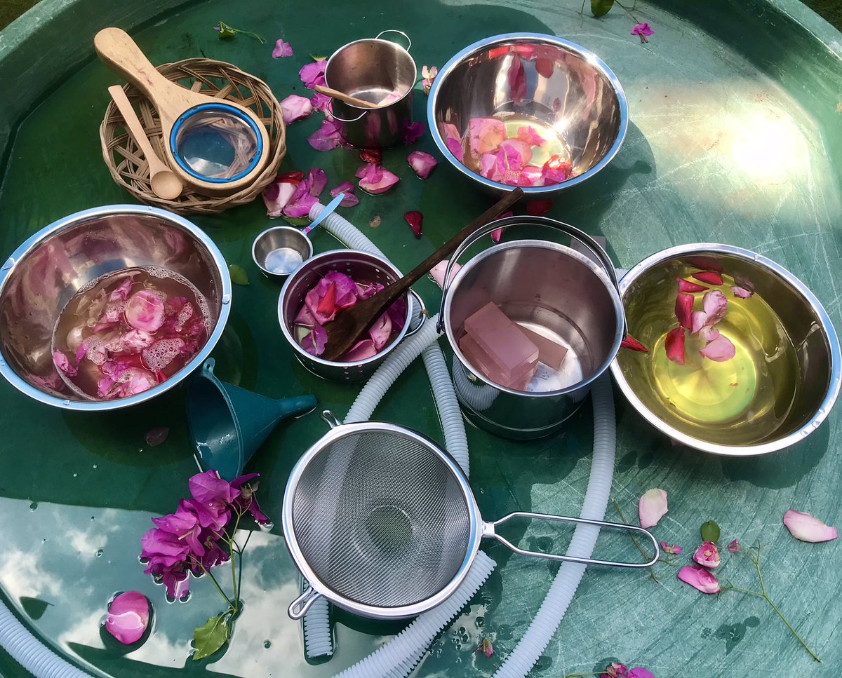 IshhkH's tweet photo. Today our Early Explorers enjoyed water play in our new outdoor garden. Old valentines roses recycled into a perfume and potion station. I ❤️ my job #EYs #outdooreducation #provoking @ISHCMC @CognitaSchools @leanneleISHCMC thanks @ampaolagonzalez for photos https://t.co/pHBe5AucW6