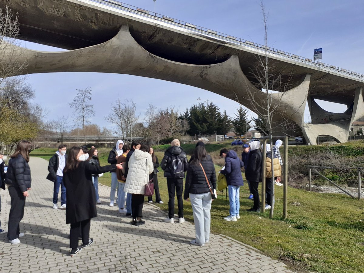 musmeci_bridge's tweet image. Dopo aver camminato per il parco del Basento, dove ci hanno accompagnato l&apos;ing.Vigilante, D&apos;Onofrio e l&apos;arch.Telesca; noi,Team Musmeci Bridge, siamo arrivati al ponte Musmeci dove riceveremo ulteriori chiarimenti sul progetto.
#asoc2021 #ascuoladiopencoesione #liceogalileipotenza