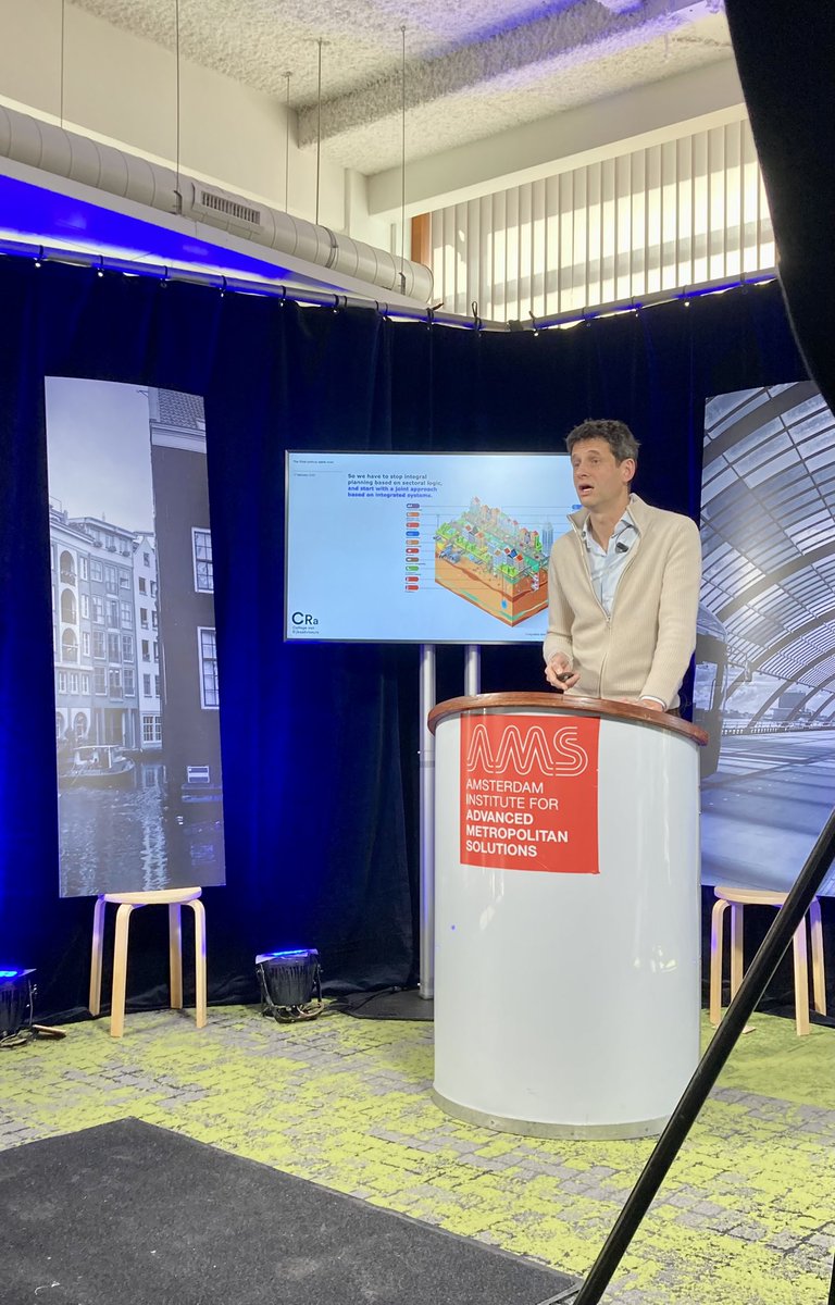 Eefchjen's tweet photo. Day 2 of the #AMSconference:the Integral City! How to break siloβs between disciplines and move from βbigger to betterβ to different and betterβ and deal with past and future networks. With @veldhuis_wouter as Keynote, opening by Josja van der Veer from @AmsterdamNL https://t.co/VAdPmpONKa