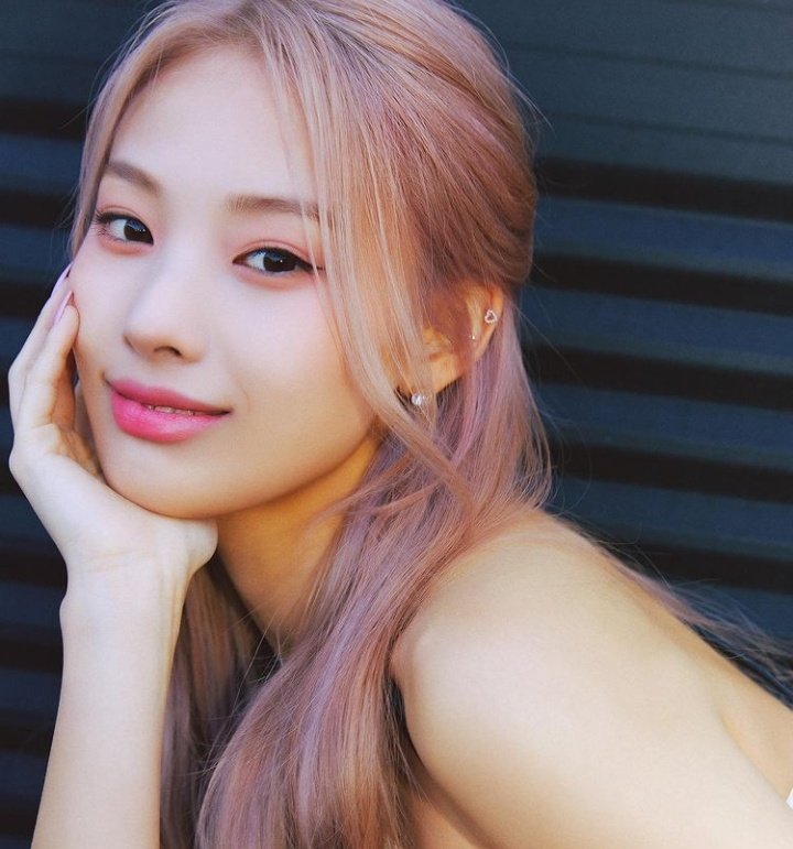 lowqualityjinni's tweet photo. Look At HER! #JINNI #NMIXX https://t.co/RyTp4mTzNQ