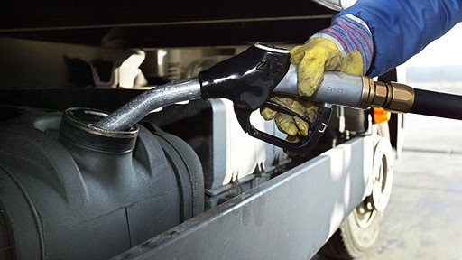 Private brandstofverdeelinstallaties vanaf 2022 belast door <a href="/Stadgent/">Stad Gent</a>. Pestbelasting voor milieurisico’s want voor onze leden geen sanering door Bofas, maar volledig zelf te betalen = verdoken belastingverhoging waartegen <a href="/tlv_be/">TLV</a> zich verzet met <a href="/UNIZO_OVL/">UNIZO Oost-Vlaanderen</a> <a href="/Boerenbond/">Boerenbond</a> #AVBS