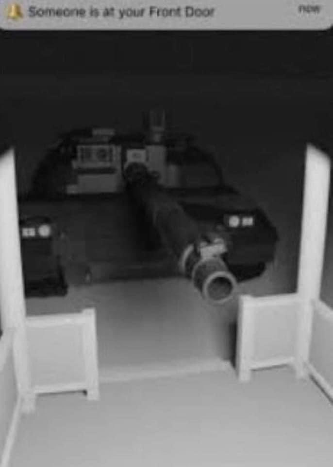 aussie_tanker's tweet photo. Knock knock 👊🏼⚔️ https://t.co/2nxPSIs7aL