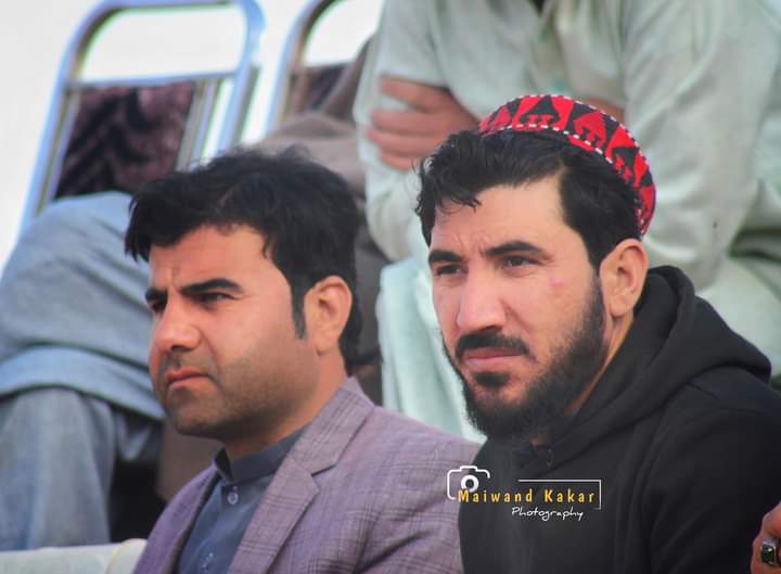 خپل سالار خپل رهبر 
منظور پشتون
#PashtunSitIn2FreeAliWazir