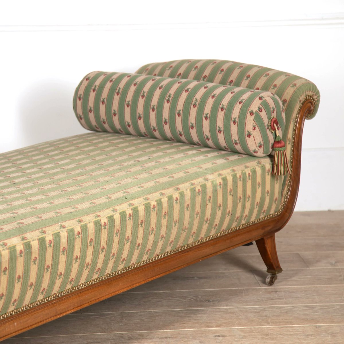 LorfordsAntiq's tweet photo. L A T E S T A R R I V A L ✨
19th Century French Day Bed
https://t.co/PUBjjmGPKt
#LorfordsAntiques #Lorfords #Antiques #BuyAntiques #Interiors #19thCentury https://t.co/uZeJ0LDNfr