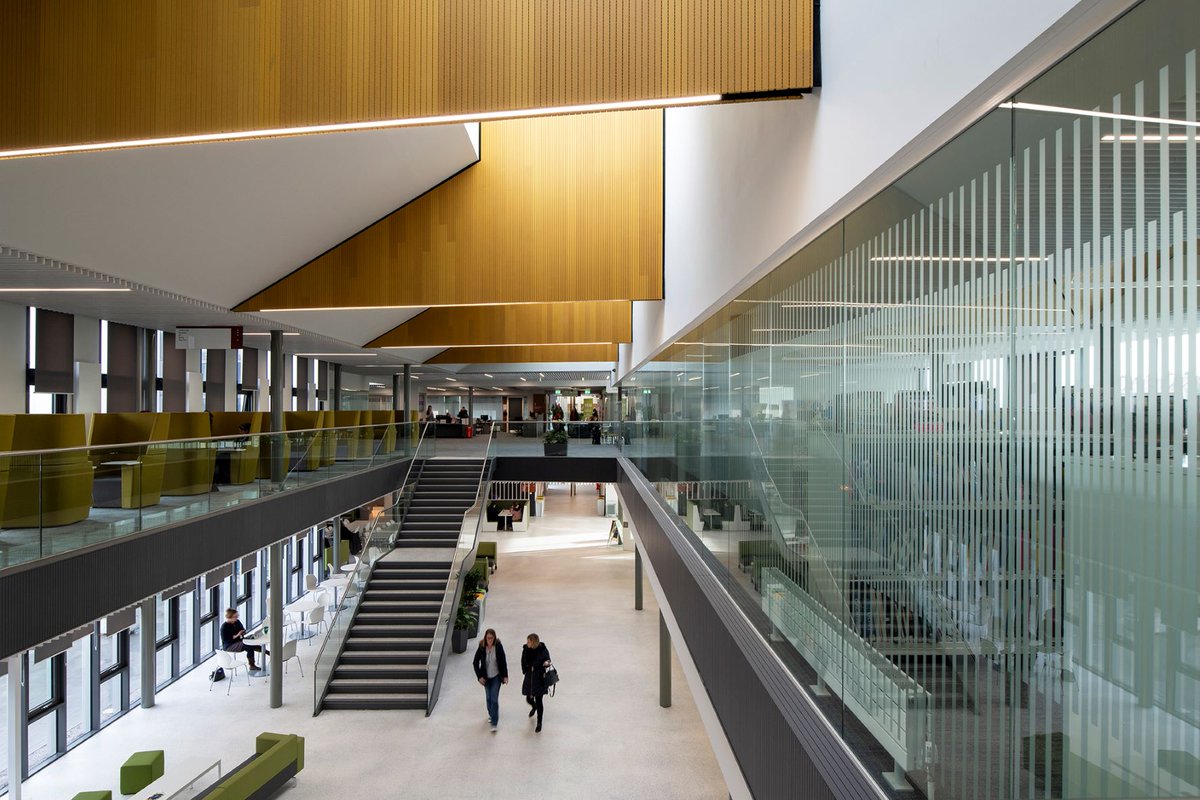 IndeglasLtd's tweet photo. Some stunning images of our glass at Forth Valley College - Falkirk Campus. 

More images and details of the products 👇https://t.co/38p9I9FqO3 

#throwbackthursday https://t.co/varVKRvEyB