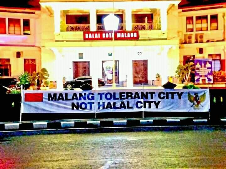 Kota Tidak Halal (Not Halal City) ...?
Umat #Muslim wajib jauhi yang haram, lupakan berwisata ke Malang. #Nalar!