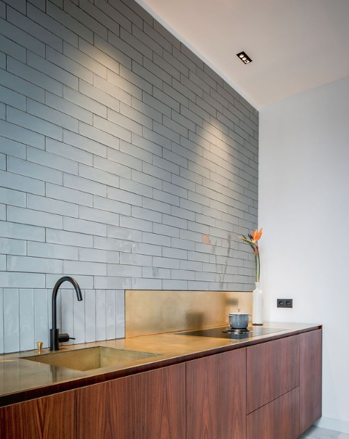 ElectroDarkoH's tweet photo. QBINI — might look small, but we promise it will be hard to find a spotlight that's so versatile as this one! Its name is a combination of ‘cubic’ and ‘mini’. It perfectly fits right into your home, hospitality project or boutique

#supermodular #qbini #lightingdesign #spotlight https://t.co/cG9rZaB7qu