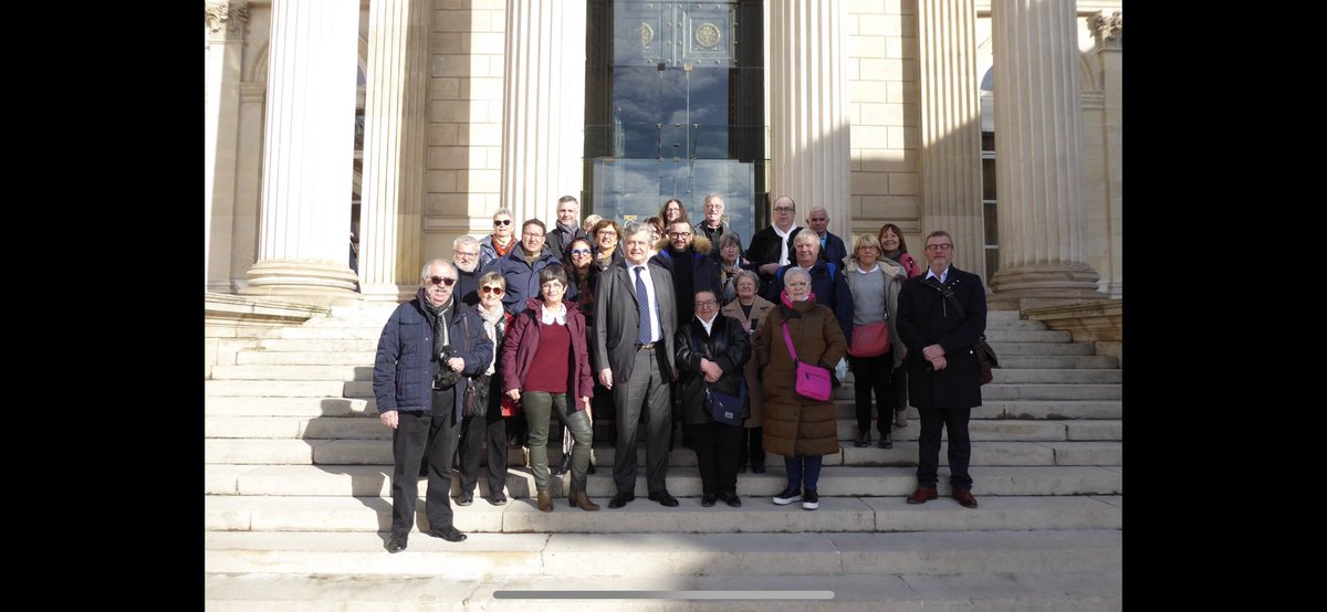 bricetayon's tweet photo. En tant que Maire-Adjoint en charge de la #DémocratieLocale, très heureux d’avoir accompagné les membres des Conseils de Grand Quartier de @Chateauroux36 à l’@AssembleeNat afin de les remercier pour leur #engagement, au moment où leur mandat de 3 ans et prend fin. https://t.co/12jrfGs8tj