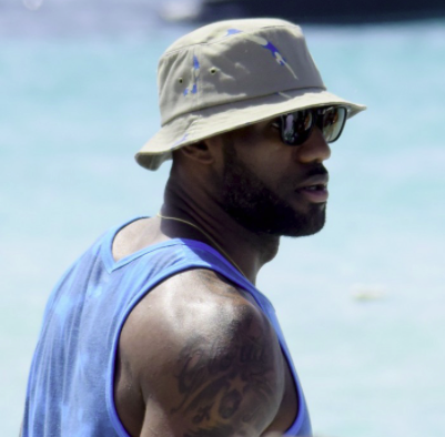 kaijavier_'s tweet photo. How about an assist from King James himself? Filipina ballers can ride the wave too 🏀 @KingJames https://t.co/TIYnrKE63F