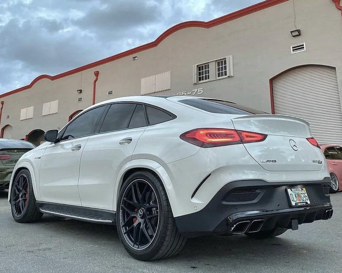 tobbyoflagos's tweet photo. Someday you know I’ll be pulling up on this shit @tobbyoflagos and you all be watching like a movie https://t.co/QVj43cYvl6