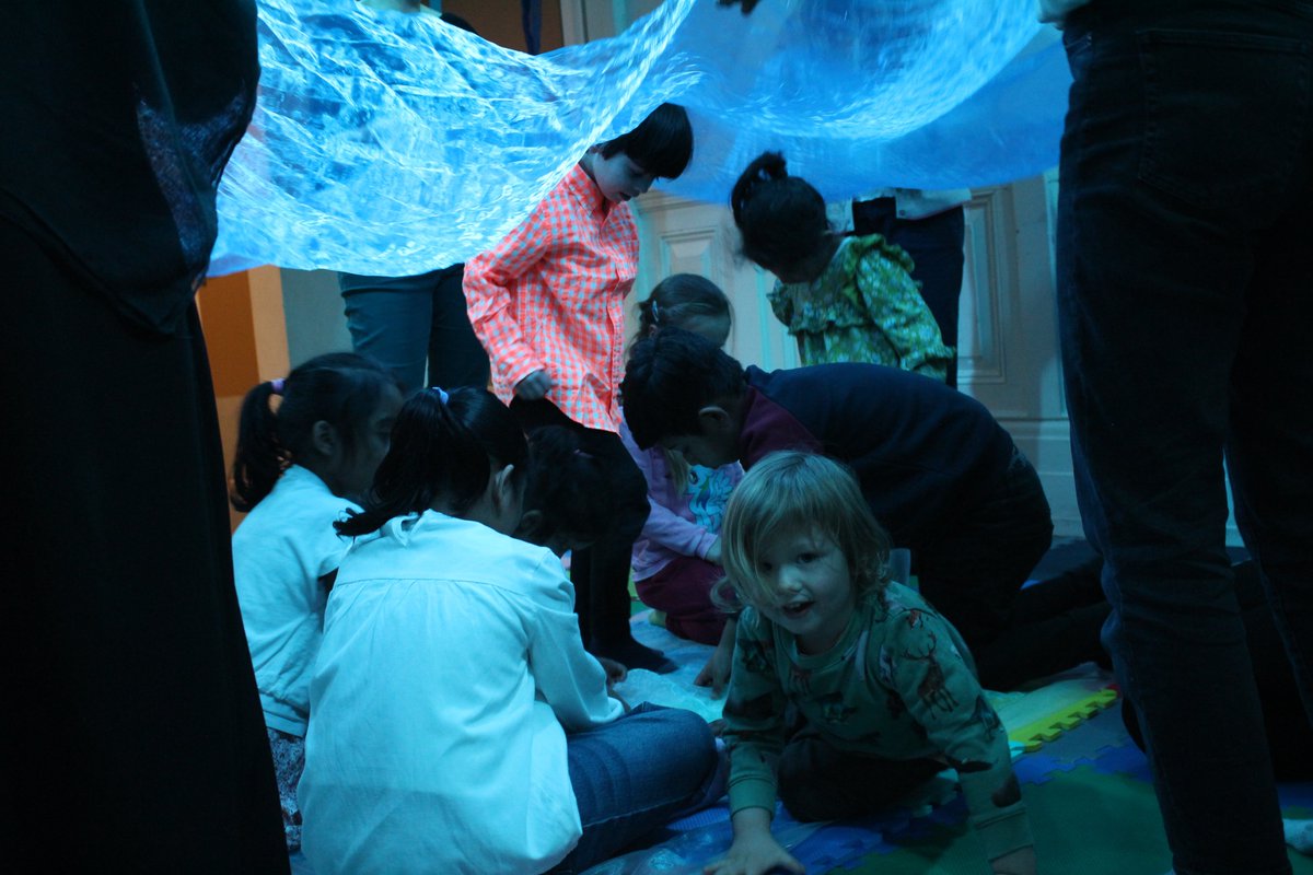 HalfMoonTheatre's tweet photo. This Half Term we hosted a ‘Trip to the Seaside’ themed Creative Play session for families from @HarryRobertsNS funded by @OceanRegenTrust. Lots of fun was had by all! Find out more https://t.co/BqHQKJvZbY #CreativePlay #TowerHamlets https://t.co/VF831DJiY5