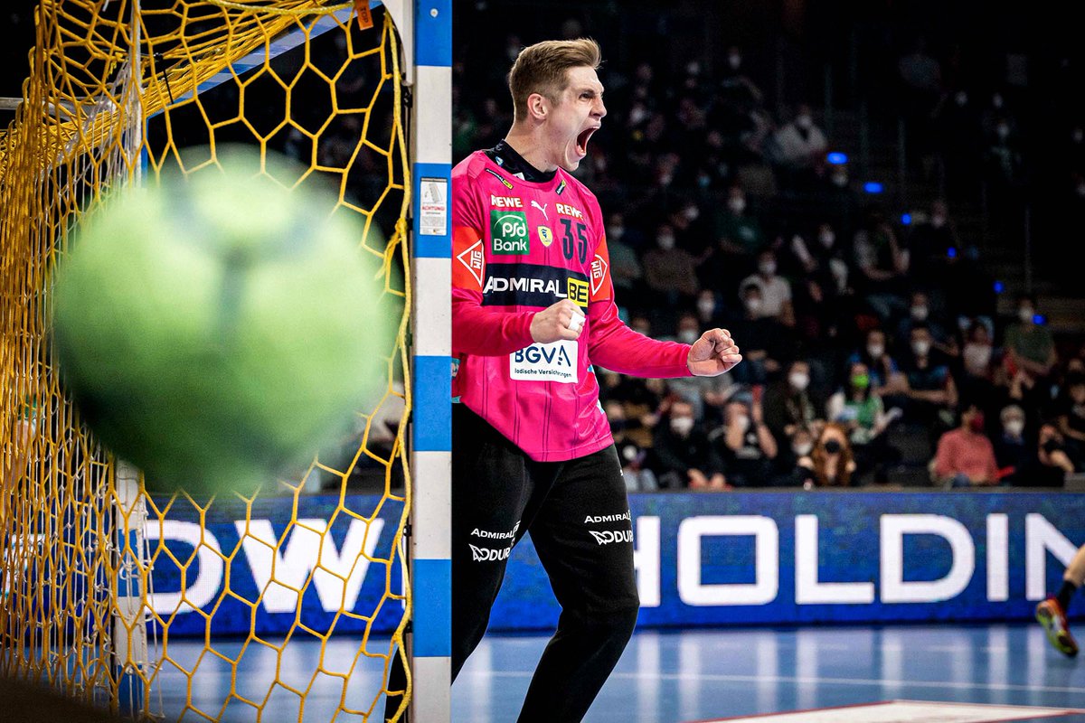 kreisab's tweet photo. Joel Birlehm ist der neue Mann zwischen den Pfosten bei den @RNLoewen. @MarcStevermuer von @online_MM bewertet den Tramsfer bei uns in der Show! 😎🎤🔥 #hanfball
📸 Sörli Binder
▶️ https://t.co/zMu76jyMPq https://t.co/3q8GUQoEtd