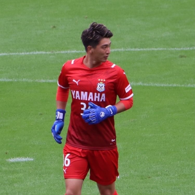 ＜プレゼント企画＞
ジュビロ磐田GK三浦龍輝選手が使用していたグローブサイン入りを抽選で５名様にプレゼント！

この中にJ2優勝時のグローブがあるかも😊

応募方法↓
・この元ツイートをリツイート
・このリプ欄になぜ欲しいのかをコメント

２/２２抽選

RGグローブは↓
rgjapan.net/amazon2021/
