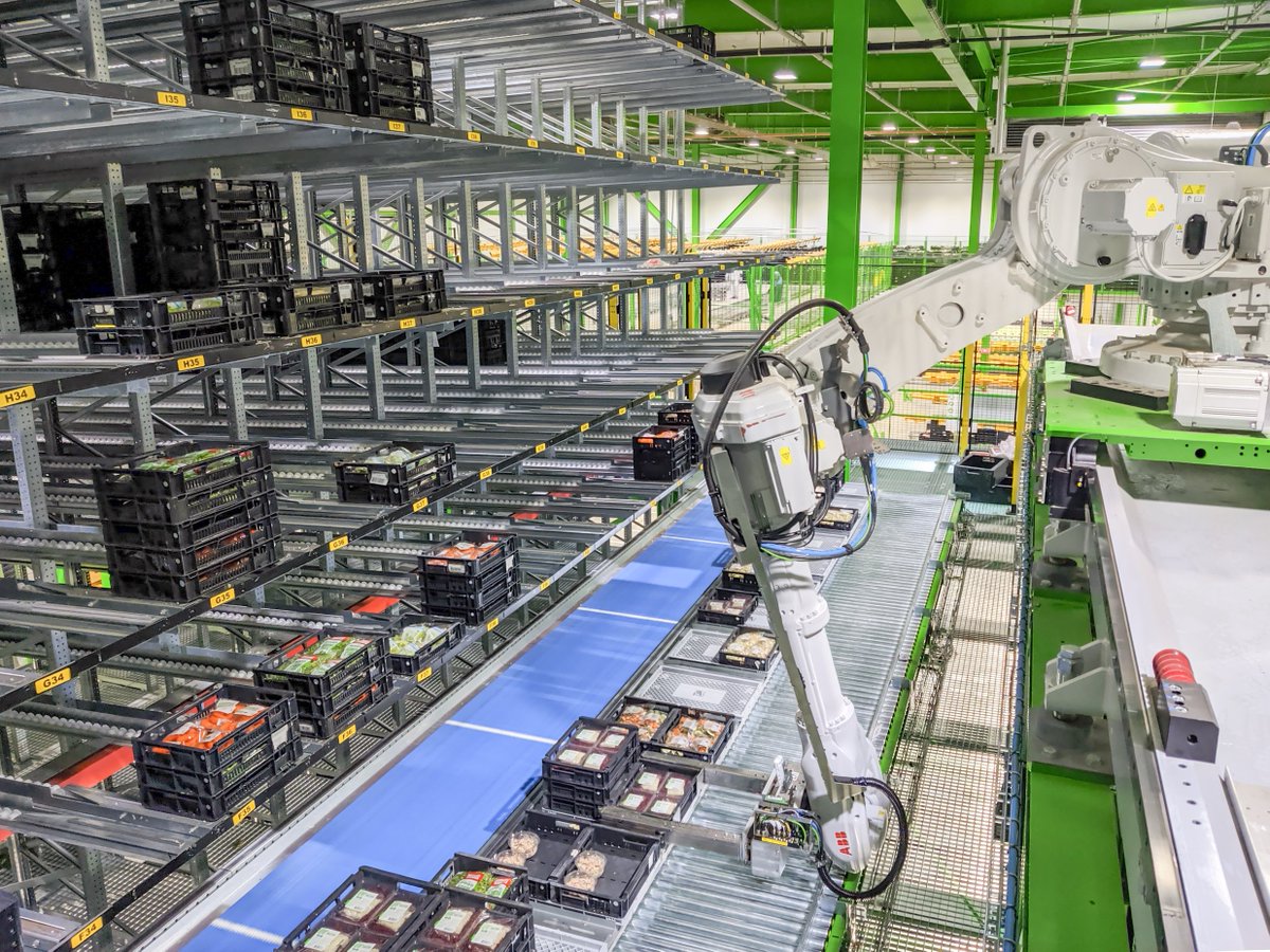 ABBRobotics's tweet photo. At Heemskerk Rjinsburg facility, #ABB's robotic order #picking system supports a fast #manufacturing and order selection process so that 75% of products processed in a 24hr period are out to retail stores the following day, delivering the freshest #food. https://t.co/MVbZFP5y66 https://t.co/nB05QqvGh0