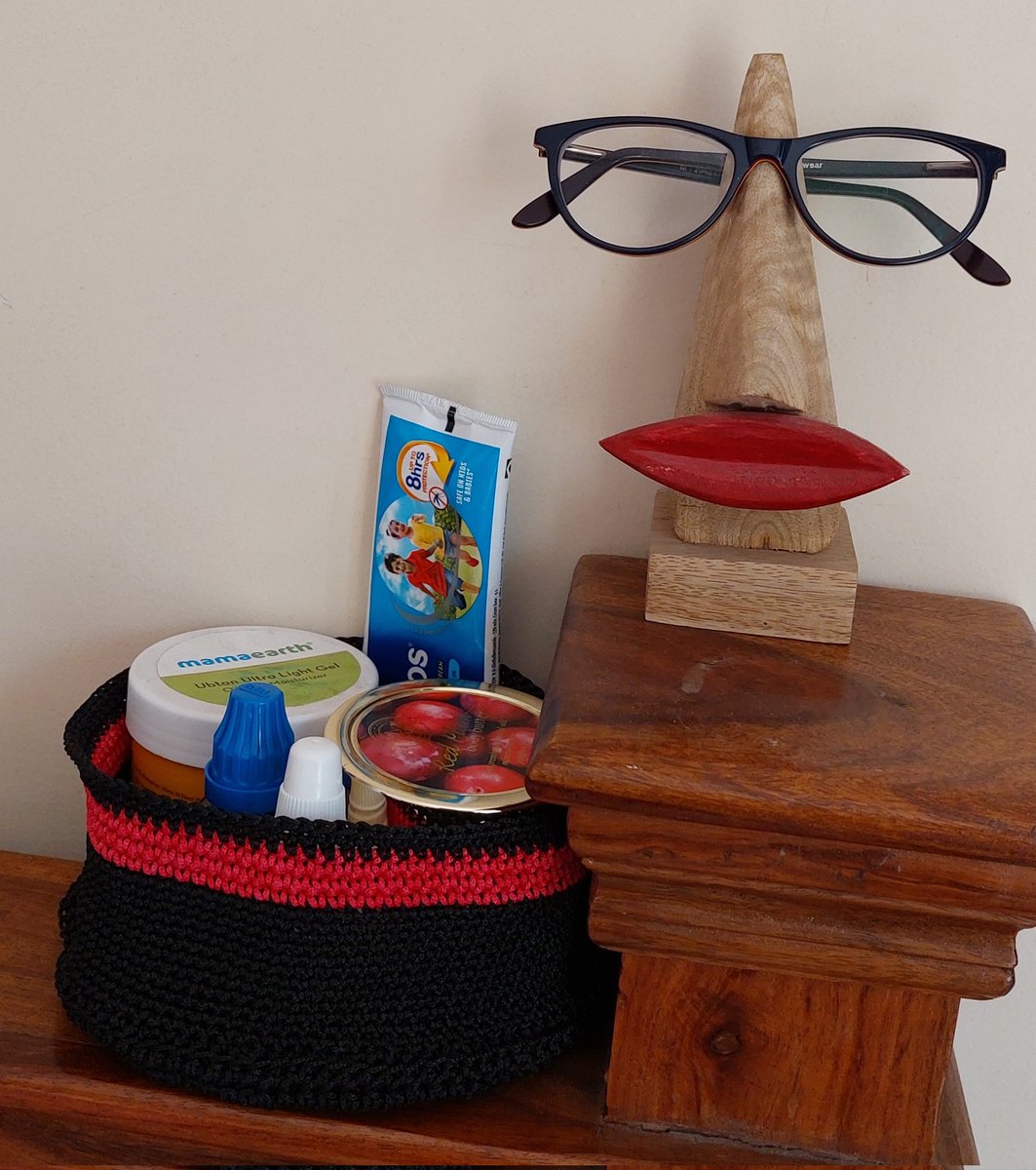 felinemusings's tweet photo. #Crochet #basket for my bedside knickknacks. #handmade #purseyarn #madeinaday #handmadewithlove #crochetcreativity #crochetlove #crocheted https://t.co/s7uoqzVhdH