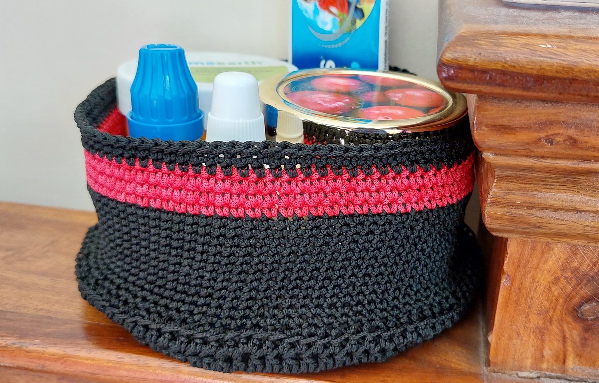 felinemusings's tweet photo. #Crochet #basket for my bedside knickknacks. #handmade #purseyarn #madeinaday #handmadewithlove #crochetcreativity #crochetlove #crocheted https://t.co/s7uoqzVhdH