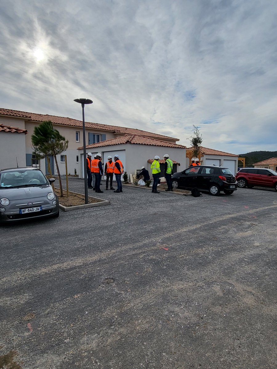 Nouvelle session de professionnalisation des encadrants de la Direction Régionale Enedis Côte d'Azur sur l'encadrement et l'observation des Travaux sous tension afin de garantir une pratique en toute sécurité des techniciens. #Enedis 
Session assurée par VIRELEX