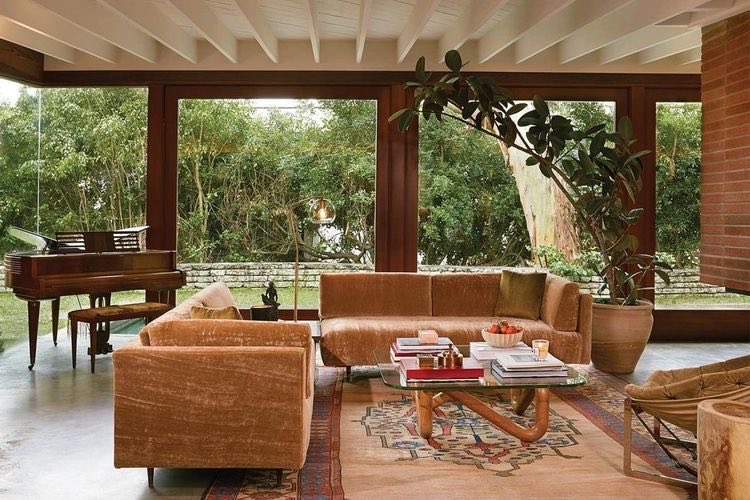 obsessed over dakota johnson's house
