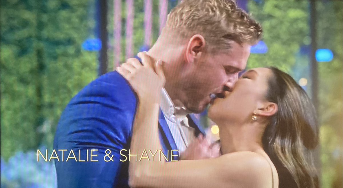 keencolo's tweet photo. Predictions for #LoveIsBlind2 marriages. #LoveIsBlind
Best shot at being the Lauren/Cam or Barnett/Amber of season: https://t.co/LuaffKUgpz
