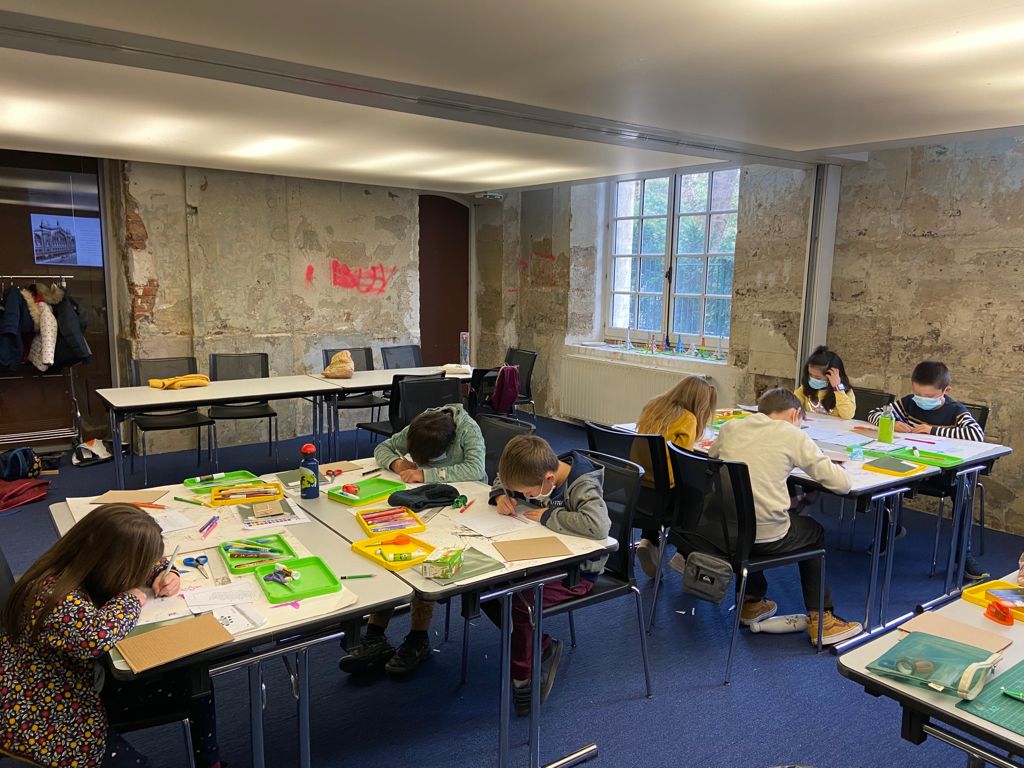 MA_IDF's tweet photo. #Ateliers @lesptitsarchis👷‍♀️👷‍♂️
Durant les vacances scolaires, les P'tits archis découvrent l'#architecture à la @MA_IDF ! Au programme : #baladesurbaines, #dessins et #maquettes !
🔎https://t.co/sr3crR42mY
#workshop #enfants #ville #teamarchi #jeunepublic #construction #médiation https://t.co/idAuJEiGEE