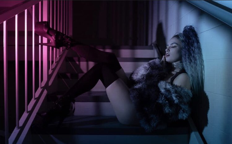 LilyDevaModel's tweet image. Fall in love with your life,
Every moment of it 💕

•Editing &amp;amp; Styling by me

#love #fashion #modeling #photography #selflove #makeup