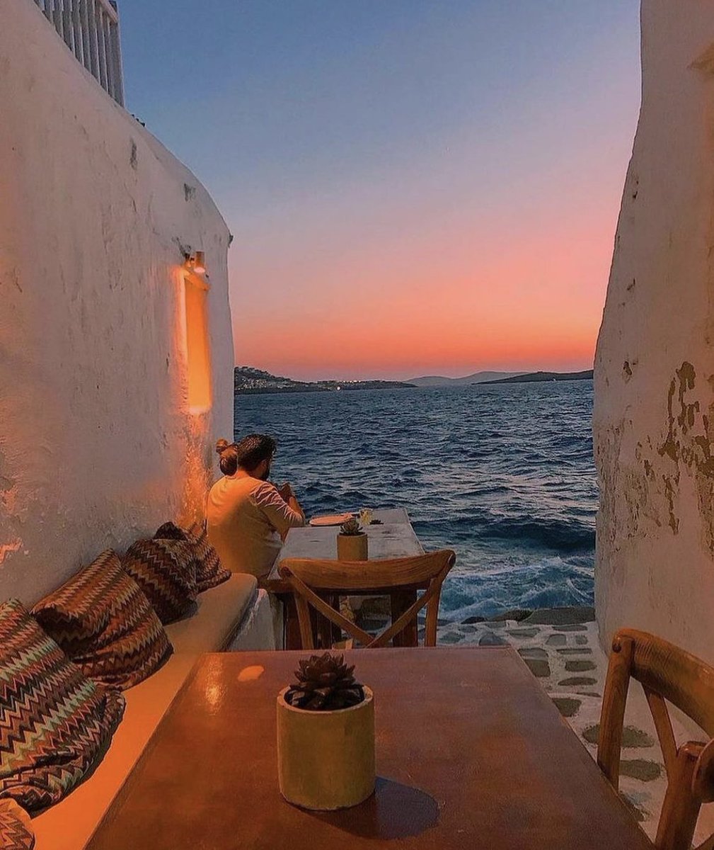 tmbIrpics's tweet photo. Sunset in Mykonos 🌅 https://t.co/QiWJFrJay8