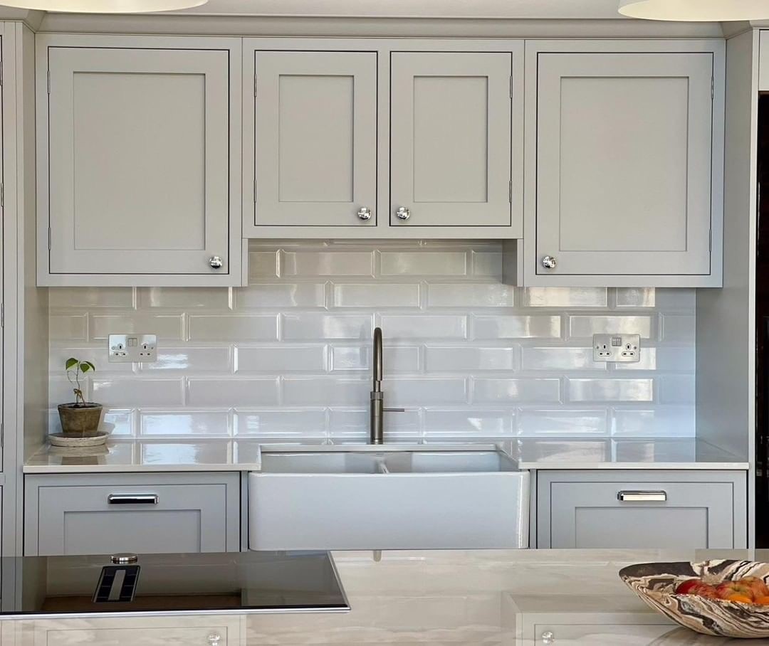 Wow🔥👏
Amazing <a href="/duchydesigns/">Duchy Designs</a> installation featuring our Argilla Fireclay Belfast sink!

#1810company #Taps #Sinks #Kitchen #KitchenInspiration #KitchenDesign #KitchenInspo #InteriorDesign #Innovation #KitchenIdeas #HomeDecor #HomeInspiration #HomeDesign #DreamKitchen