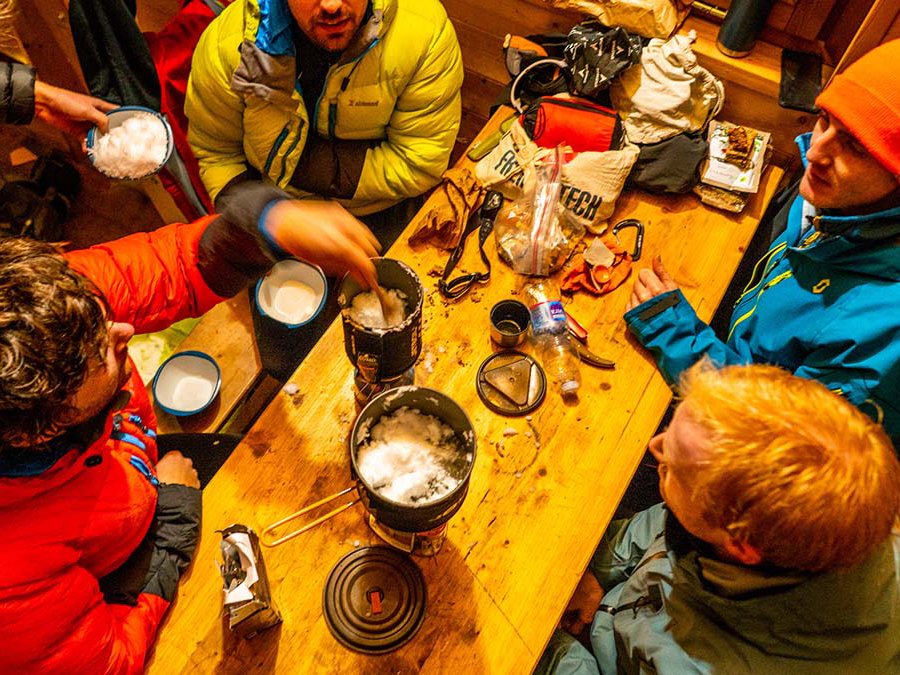 ScottSportsFR's tweet photo. B I V O U A C E X P E R I E N C E
On a une expérience unique à vous proposer : dormir en cabane au milieu des Alpes le 29 mars prochain 😍
Infos et inscriptions ➡ https://t.co/u3zApR6dp9
___
📷 Yann Borgnet
___
#NOSHORTCUTS #SCOTTwinter https://t.co/EXYALldXmC
