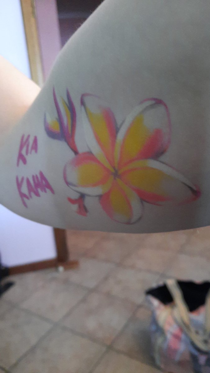 Aukele20's tweet photo. @Interflora La fleur de frangipanier https://t.co/nVUuHsGPTT