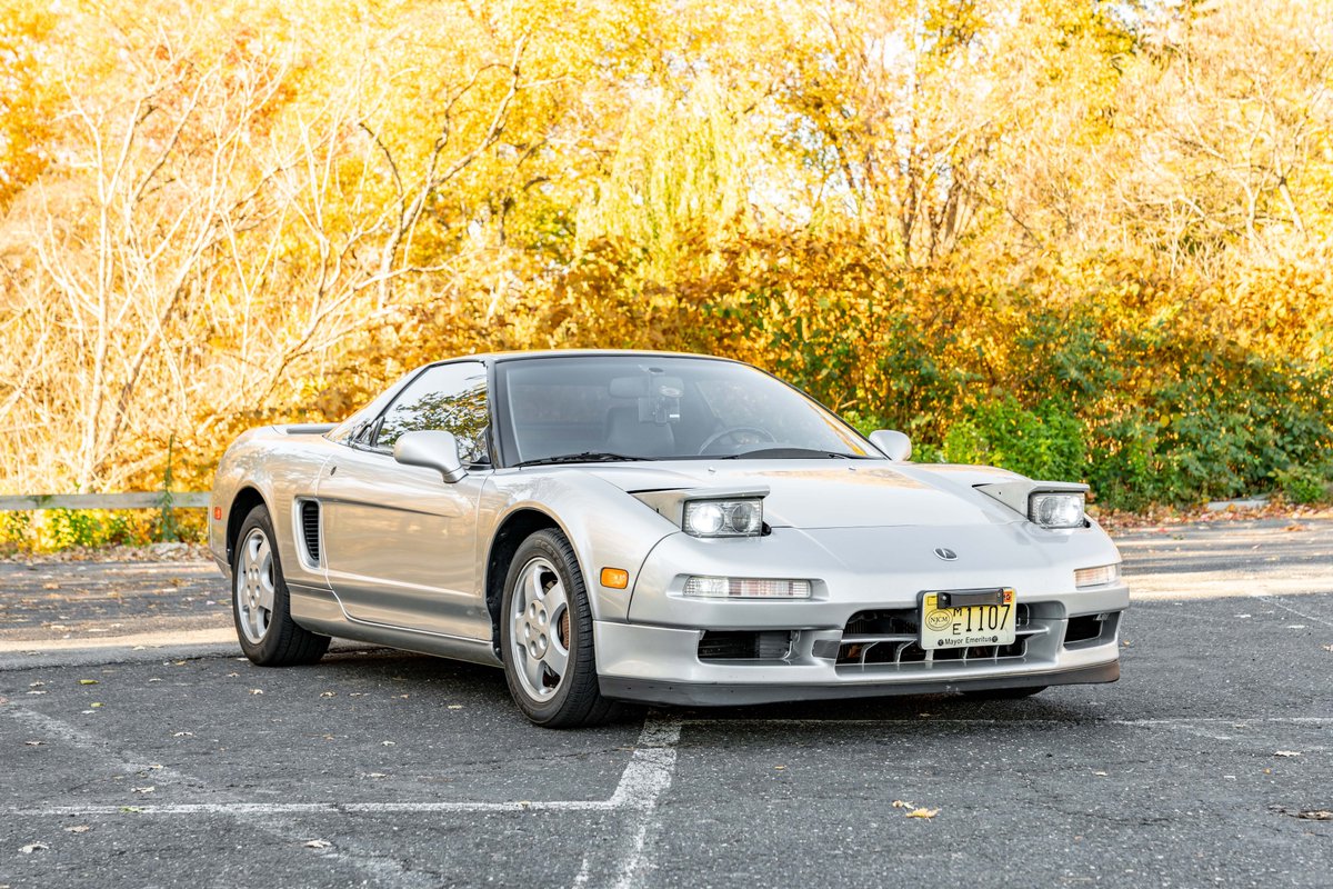 collectingcars_'s tweet photo. 🇺🇸 *ENDS SOON*

This Acura NSX is a true Japanese icon, which boasts sleek styling, agile handling and noteworthy reliability.

Details: https://t.co/EDd8DplH5u

#CollectingCars https://t.co/MQgDSGuLrX