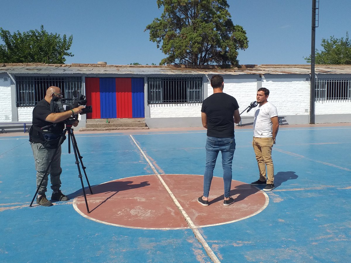 Nuestro actual presidente del club, el Sr. Enzo Manfredini, dando una nota para Canal 9.