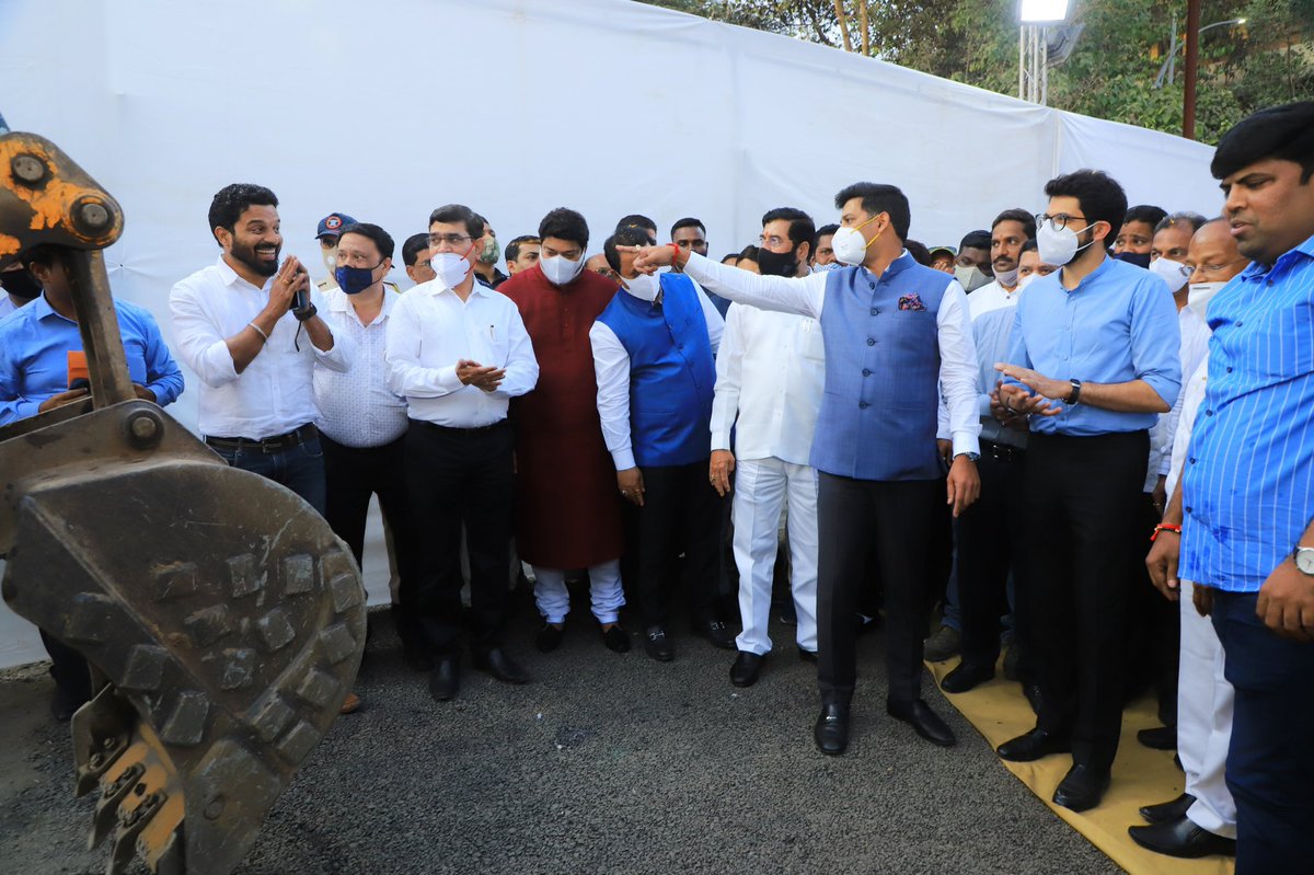 AUThackeray tweet picture