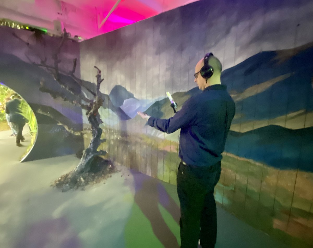 sucharitags's tweet photo. Thank you @jonwardle Great to see you and get your feedback. It was fun to see an AR butterfly land on your hand! 🦋 #thegreenplanetexperience  #AugmentedReality @factoryforty2  @EE @bbcstudios @dimensionstudio @kewgardens https://t.co/0K4pg9iwdl