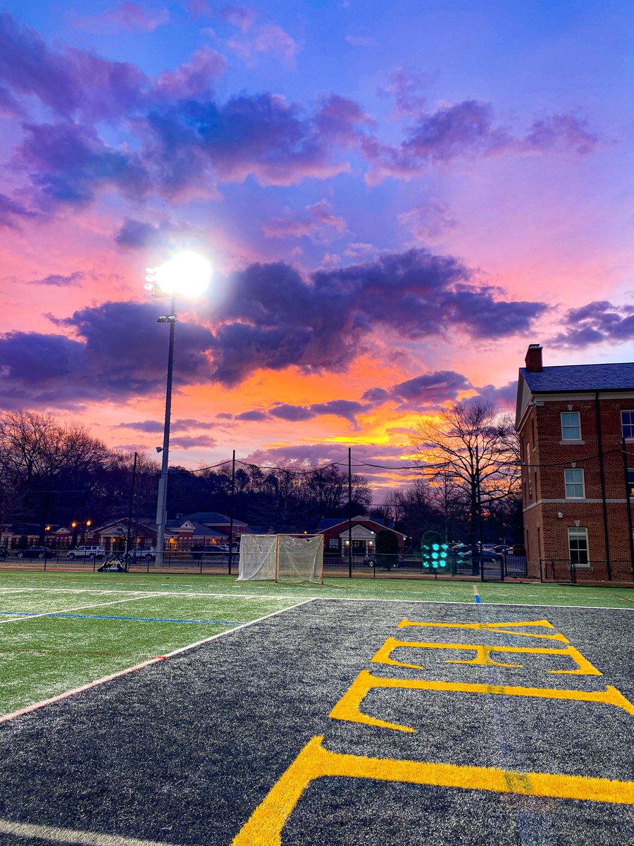 RMCfootball's tweet photo. Morning work with a view 😍 https://t.co/CvryAECgJV