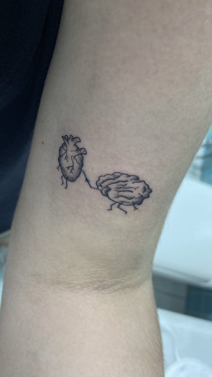 𝑀𝑖𝑙𝑎 ⚔️🕊||📖 gente ansiosa tweet media