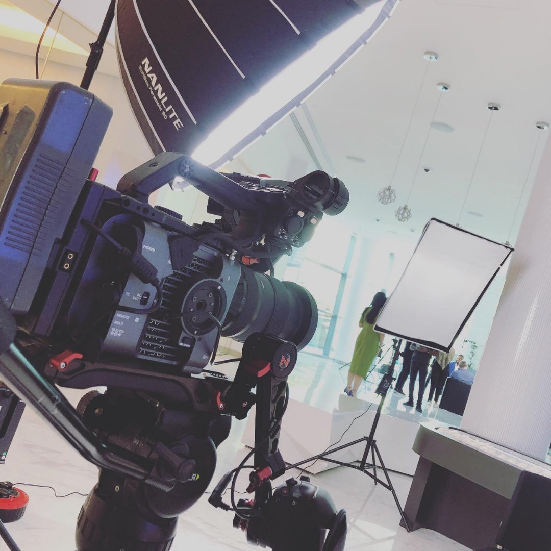 Zacuto's tweet photo. Repost by @clemsoncameradxb
.
#dmcc #sony #fx6 #millertripods #sigmaimaginguk #zacuto #zfinder #nanlite #forza300 #forza60 #jlt #dubaivideoproduction #interview #corporatefilm https://t.co/Sa4TX1yuer