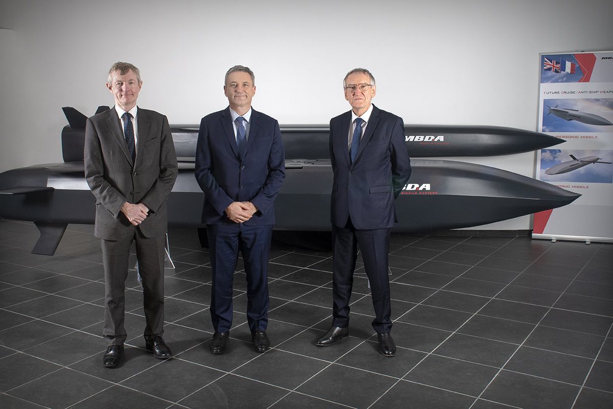 Le Délégué général pour l’armement Joël Barre, le directeur 🇬🇧  <a href="/DefenceES/">Defence Equipment & Support</a> &amp; le PDG @byMBDA, ont lancé les travaux de préparation du futur missile antinavire et futur missile de croisière (FMAN-FMC) après signature d’un accord étatique et notification de contrats #NotreDéfense