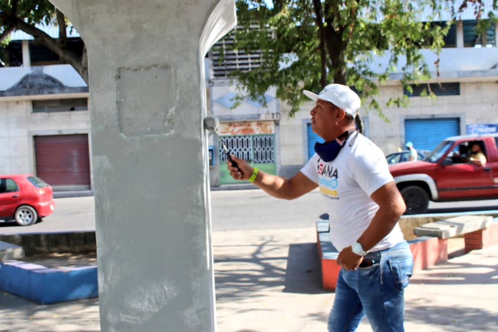 johanitakenpo's tweet photo. #17Feb La plaza Villacastin se ha convertido por años en el punto de encuentro de las familias mariñenses del Casco de Turmero, conjuntamente con la @JuventudPSUV #Mariño ejecutamos labores de limpieza, mantenimiento y embellecimiento integral de este espacio #ResistirEsProducir https://t.co/YSCW0CLi6h
