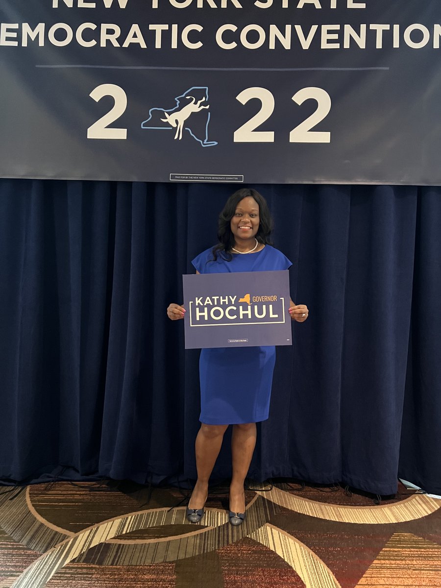 KathyHochul's tweet photo. #TeamHochul is in the house at the #NYDems2022 Nominating Convention! https://t.co/cZ2vVYDnep