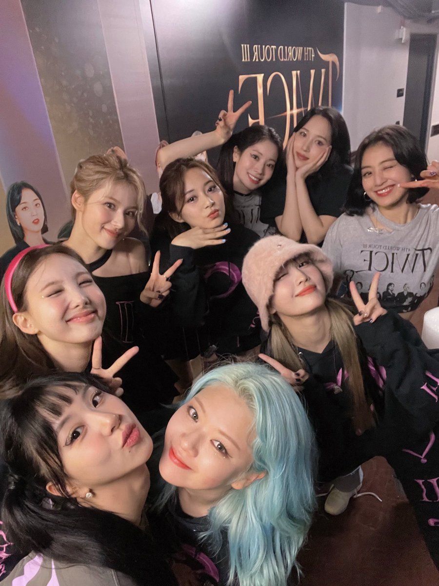 JEONGYE0NIEE's tweet photo. TWICE: home, comfort, happiness, motivation https://t.co/ctU0WuphJu