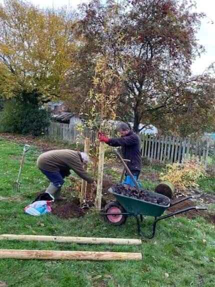 Tree planting on Tods Piece to commemorate the Queens Platinum Jubilee. The trees will be our contribution to the Queens Green Canopy. 
This weekend we will be raising funds at out Winter warmer Lunch for a heritage plaque as a lasting tribute to our longest Reigning Monarch.